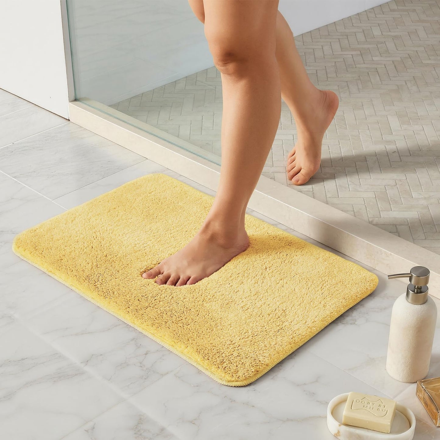 Ultra Soft Absorbent Bath Mat with Rubber Backing