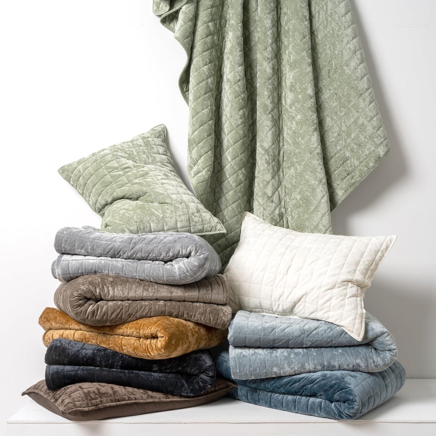 Luxury Velvet Quilt Set with Matching Pillow Shams