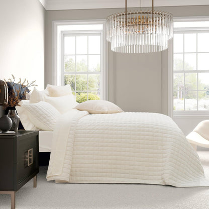 Luxury Velvet Quilt Set with Matching Pillow Shams