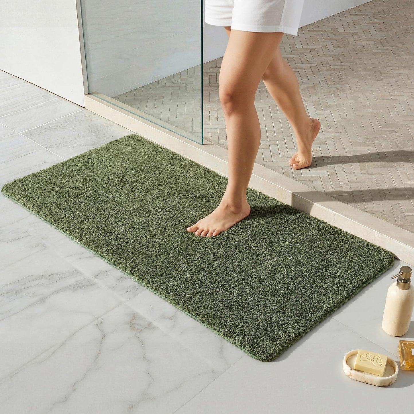 Ultra Soft Absorbent Bath Mat with Rubber Backing