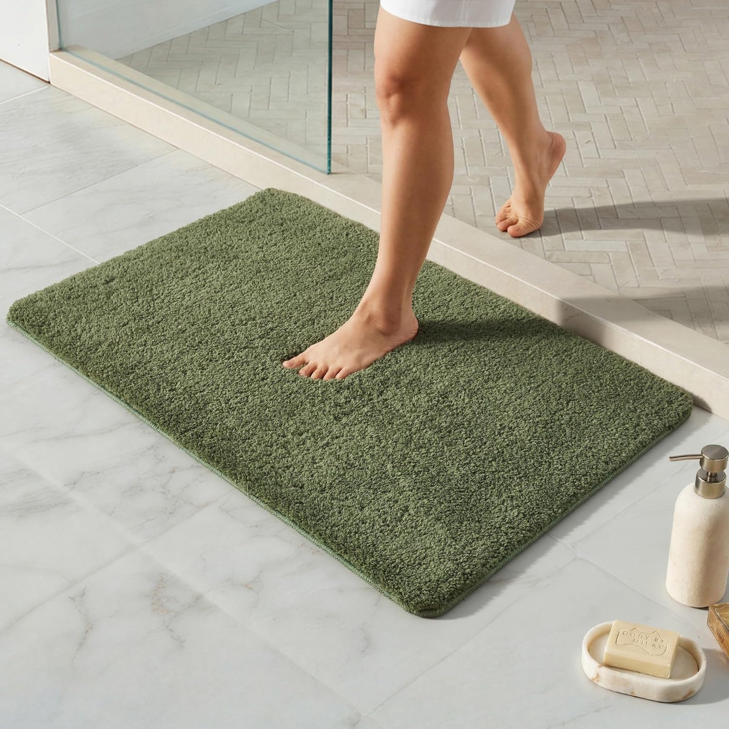 Ultra Soft Absorbent Bath Mat with Rubber Backing