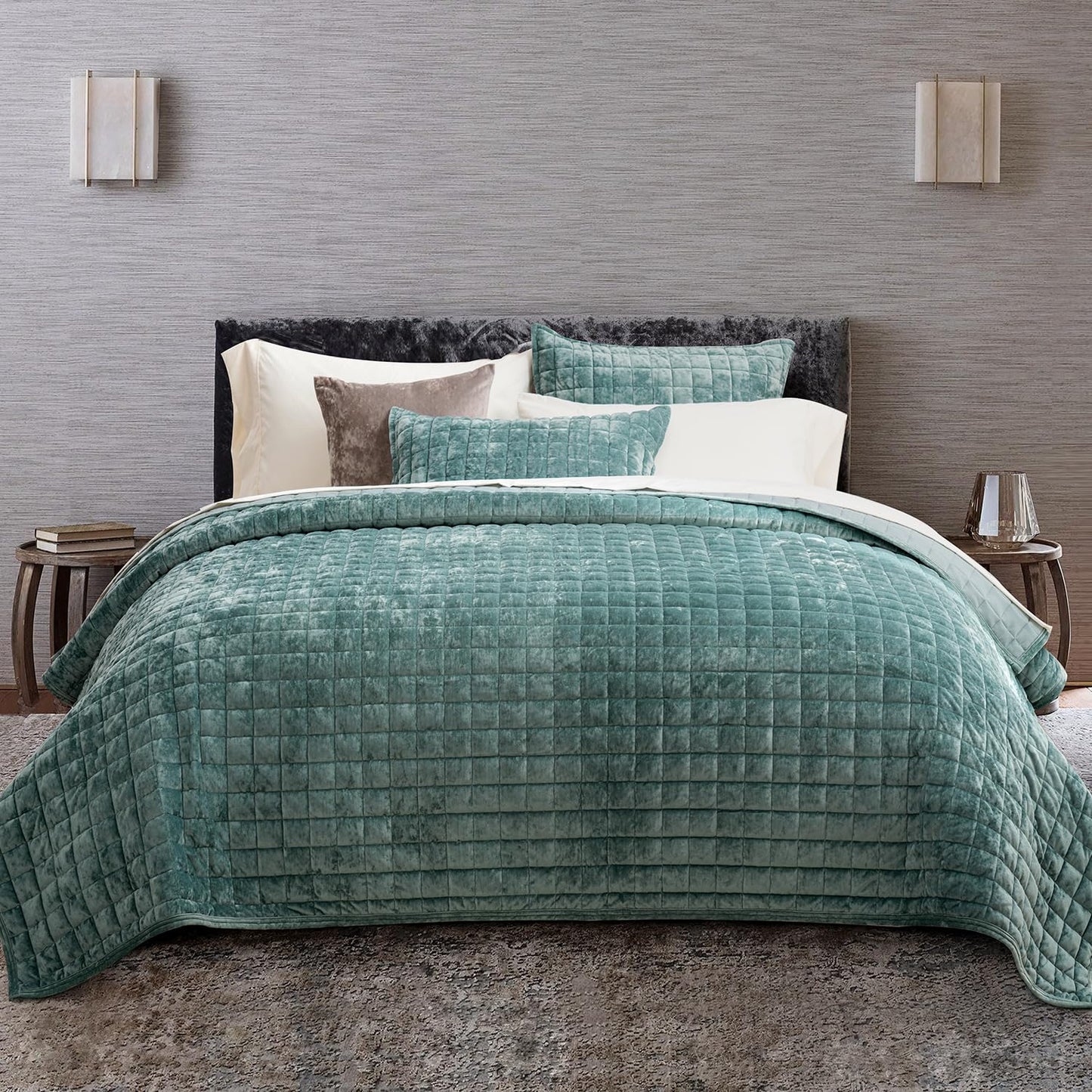 Luxury Velvet Quilt Set with Matching Pillow Shams
