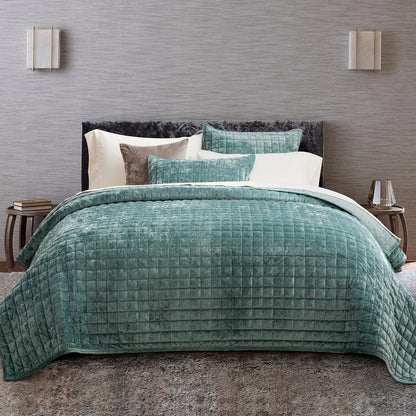 Luxury Velvet Quilt Set with Matching Pillow Shams