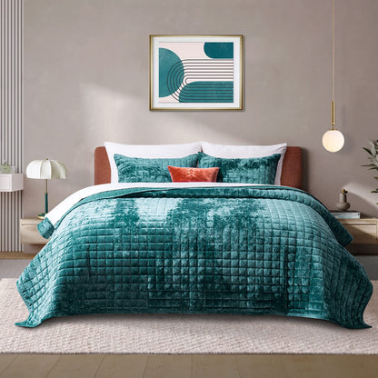 Luxury Velvet Quilt Set with Matching Pillow Shams