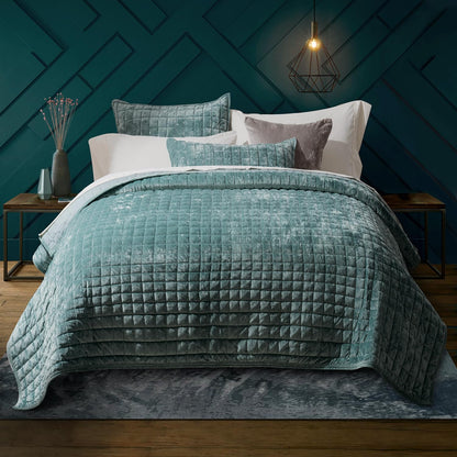 Luxury Velvet Quilt Set with Matching Pillow Shams