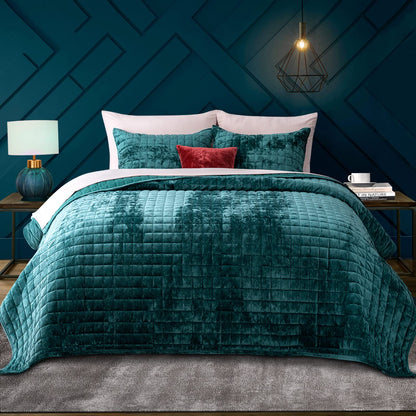Luxury Velvet Quilt Set with Matching Pillow Shams